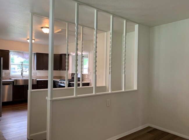 Building Photo - 2014 S Corona Ave