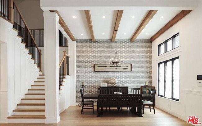 Building Photo - 5225 Topeka Dr