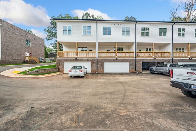Building Photo - 3803 Lands End Ct