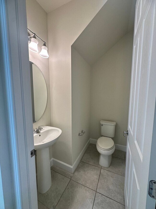 Building Photo - 9074 Bexley Dr