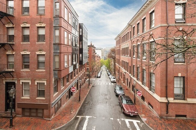 Building Photo - 54 Myrtle St