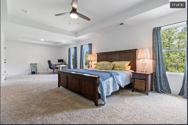 Building Photo - 6643 White Oak Ln