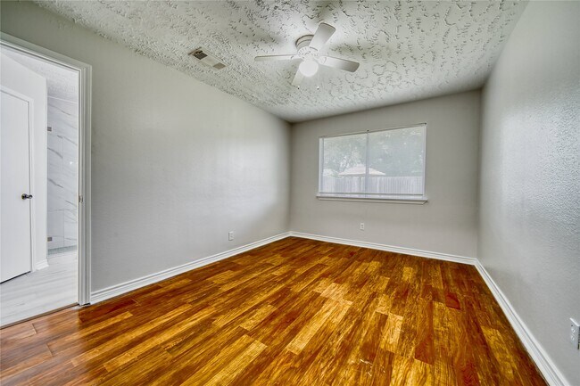 Building Photo - 2014 Powder Mist Ln