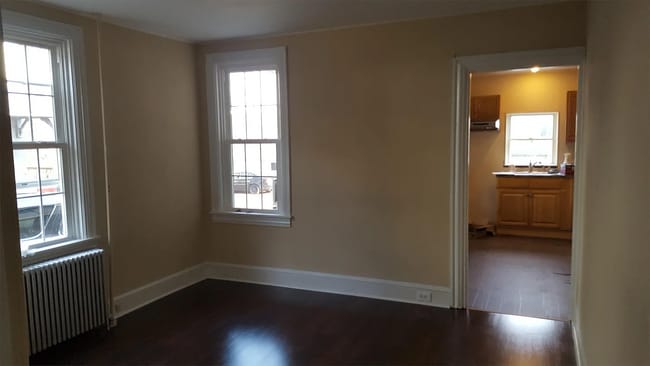 Primary Photo - 22 N Prince St