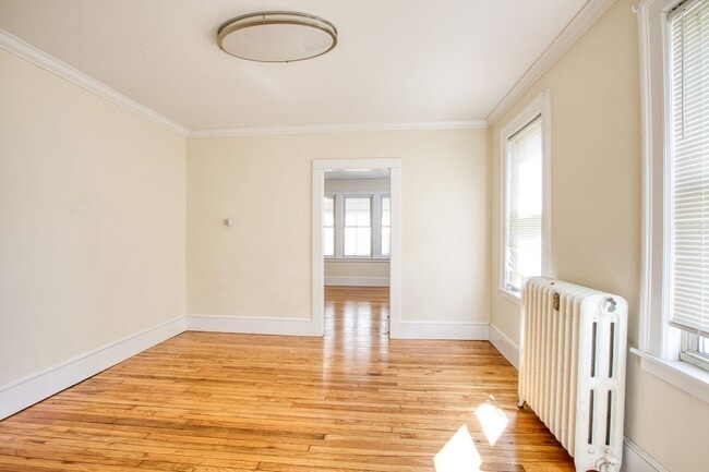 Building Photo - 2 Bedroom 1st FL Rental