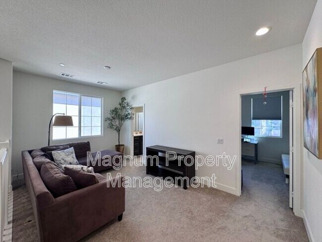 Building Photo - 38572 Rosegate Pl