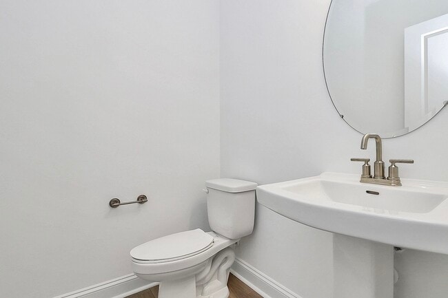 Building Photo - 707 Hoke Ln