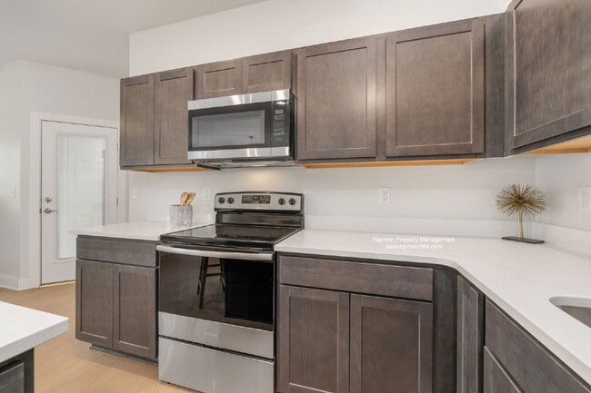 Building Photo - 2054 N Reece Ct