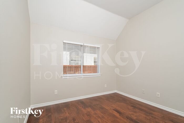 Building Photo - 502 Glenn Ln