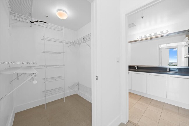 Building Photo - 90 SW 3rd St