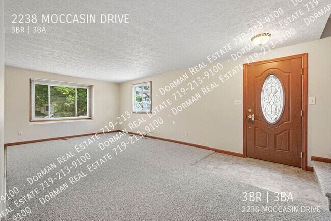 Building Photo - 2238 Moccassin Dr