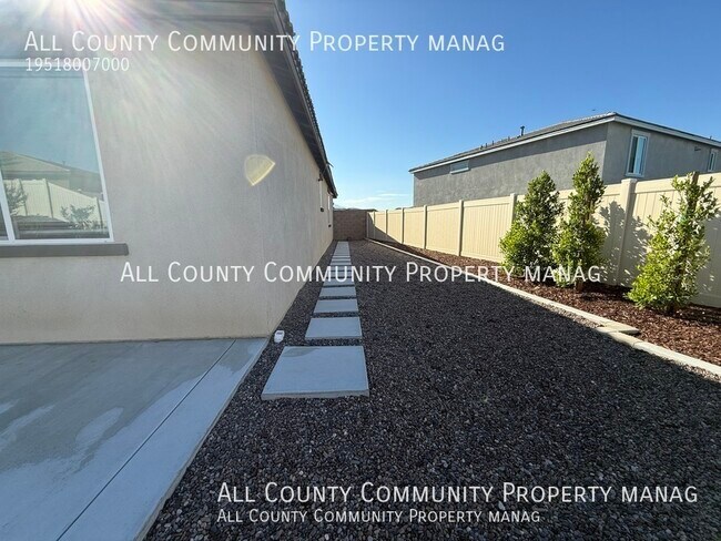 Building Photo - 11615 Zoeller St