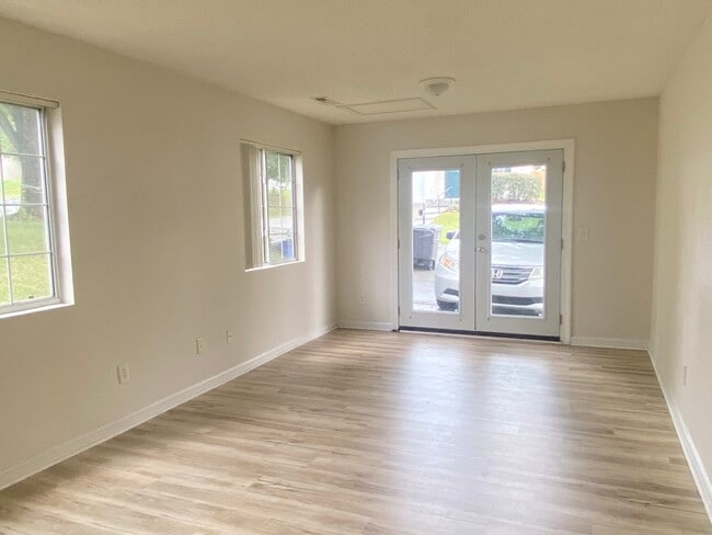 Building Photo - 2461 Stratford Crossing Dr