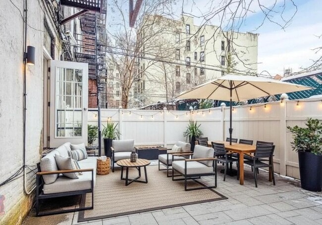 Building Photo - 5 W 103rd St