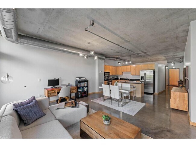 Building Photo - 720 N 4th St