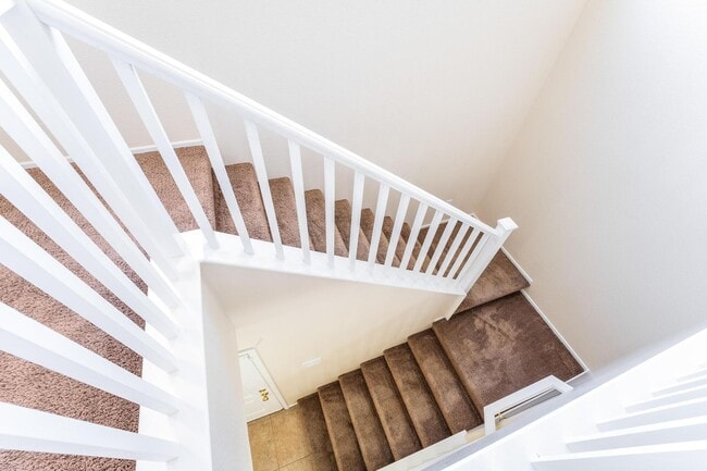 Building Photo - Cute Two-Story Home