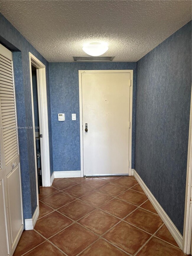 Building Photo - 201 Crandon Blvd