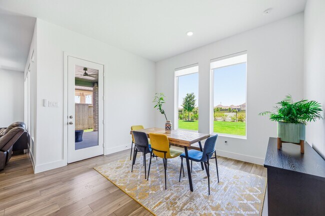Building Photo - 31051 Sun Vly Dr