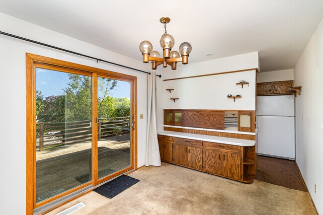 Dining Area - 3937 Pumice Ct