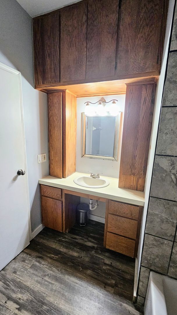 Building Photo - 3244 E 5th Ave