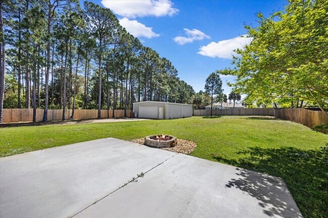 Building Photo - 8665 El Paseo St