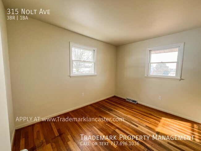 Building Photo - Nice 3 Bedroom Rancher