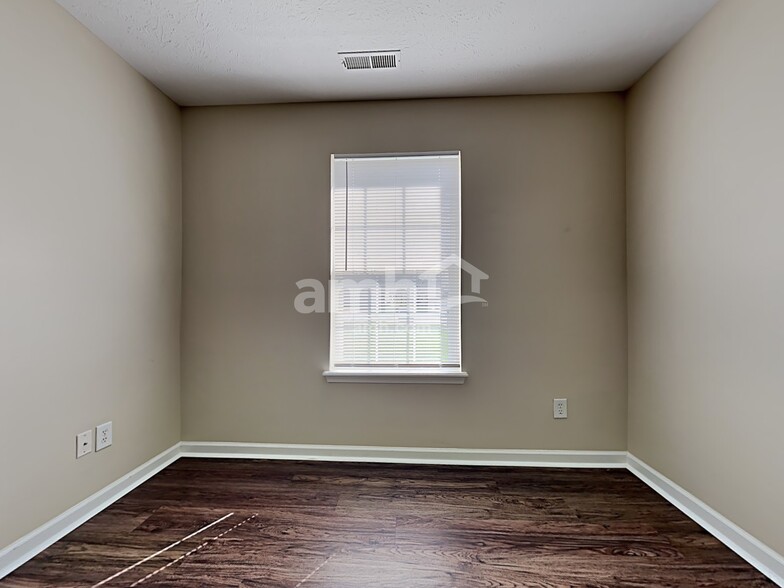 Building Photo - 1292 Birchwood Way
