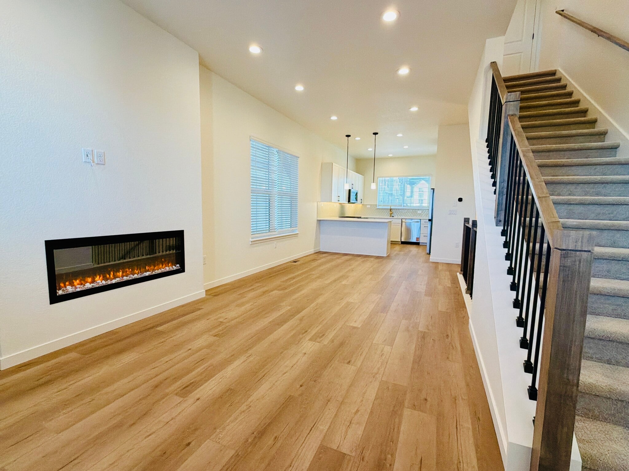 Building Photo - 7174 Clove Hitch Hts