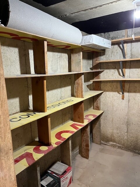 storage - 2112 W Bowling Ave