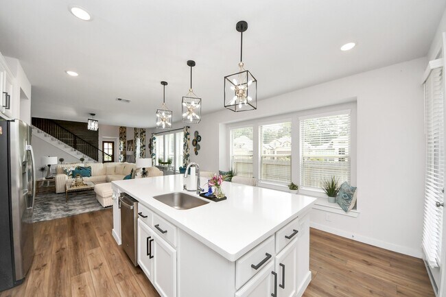 Building Photo - 15734 Autumn Sun Ct