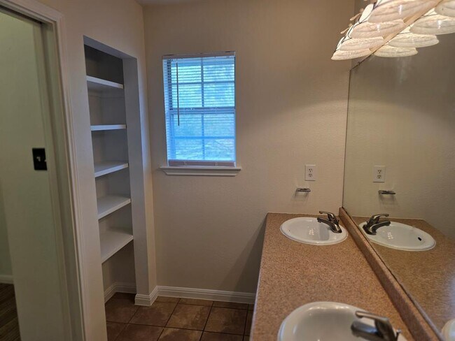 Building Photo - 3308 Elija St