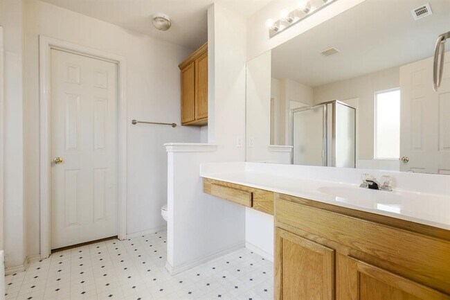 Building Photo - 1036 Doras Dr