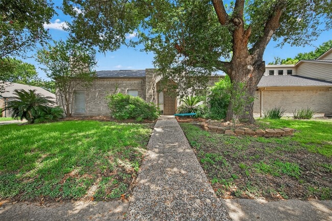 Primary Photo - 10815 Shawnbrook Dr