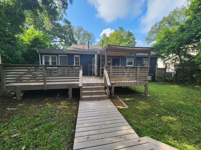Building Photo - 1222 Crestwood Dr SE