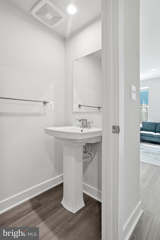 Building Photo - 42548 Invergordon Ter