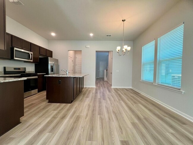 Building Photo - 4008 Flatiron Dr