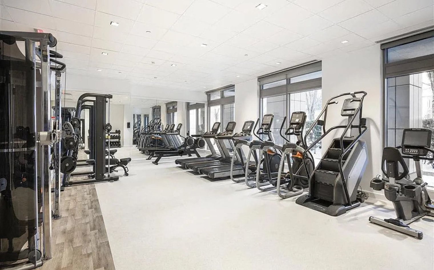 Building Photo - 23 Sidney St