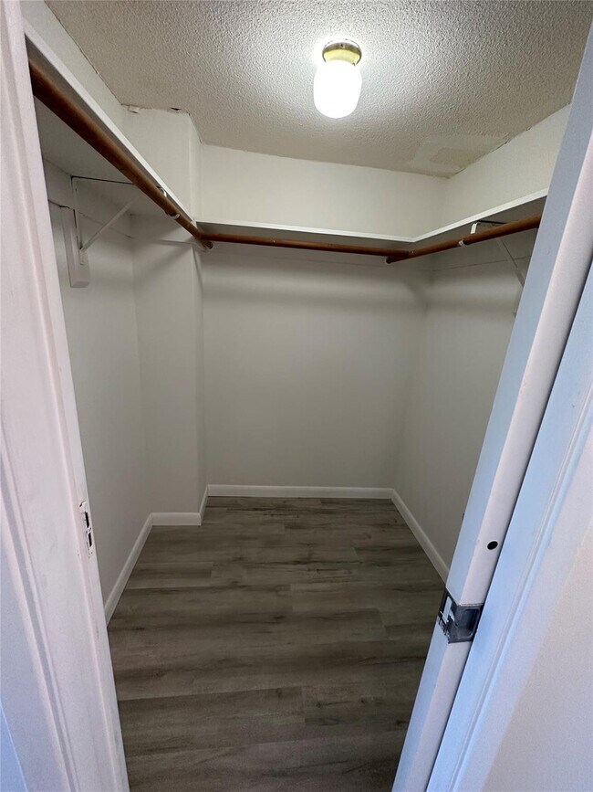 Building Photo - 2651 S Course Dr