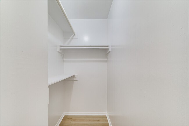 Building Photo - 18318 Ella Blvd