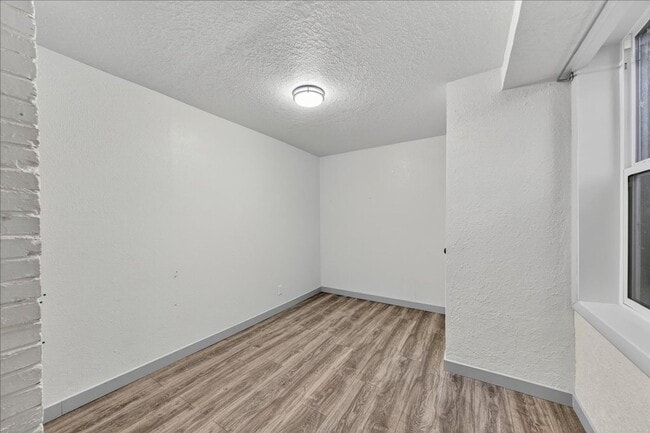 Building Photo - 27th St. 501/503