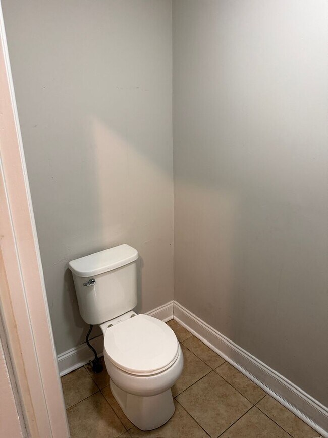 Building Photo - Beautiful Victorian Rowhome with Modern Updates – Available Now!