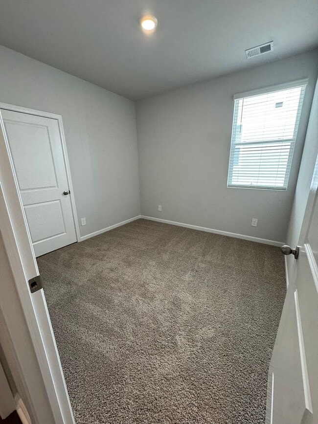 Building Photo - 4332 Oswin Dr