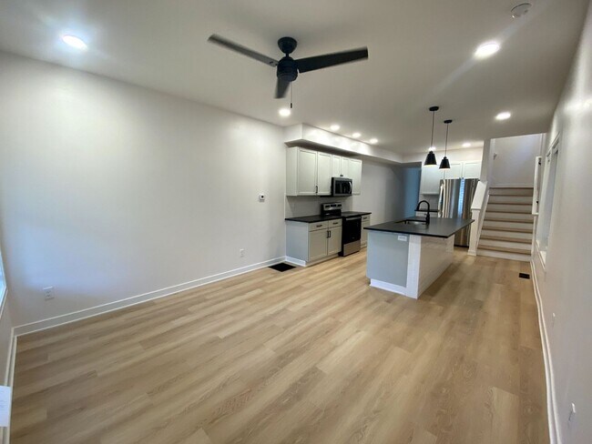 Building Photo - 1234-1236-1236 Summit St