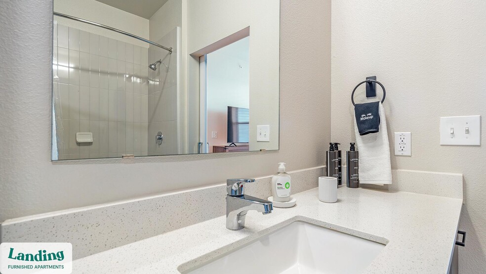 Building Photo - 14015 Univ Pass