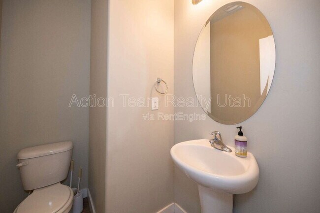 Building Photo - 4088 E Oakland Hills Dr