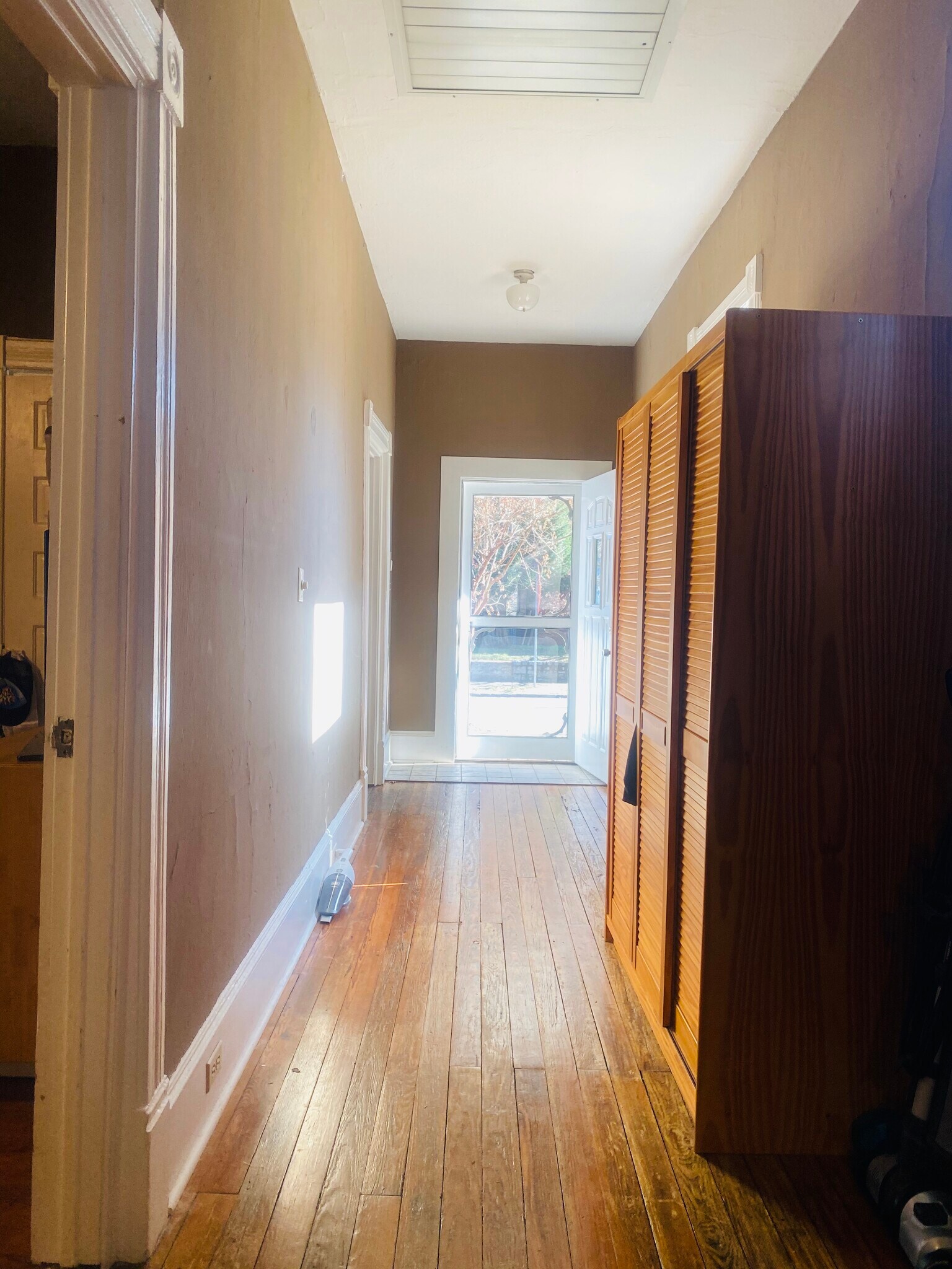 Building Photo - 1098 Center St NW