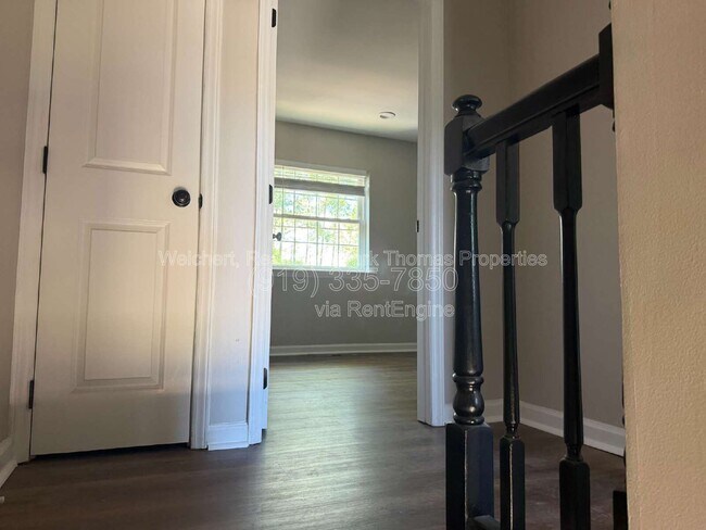 Building Photo - 208 Bridgefield Pl