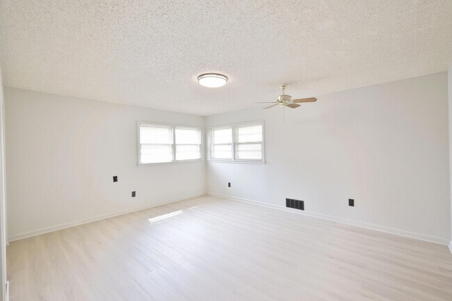 Building Photo - 3202 45th St