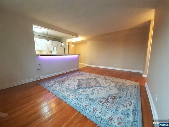 Building Photo - 3071 Edwin Ave