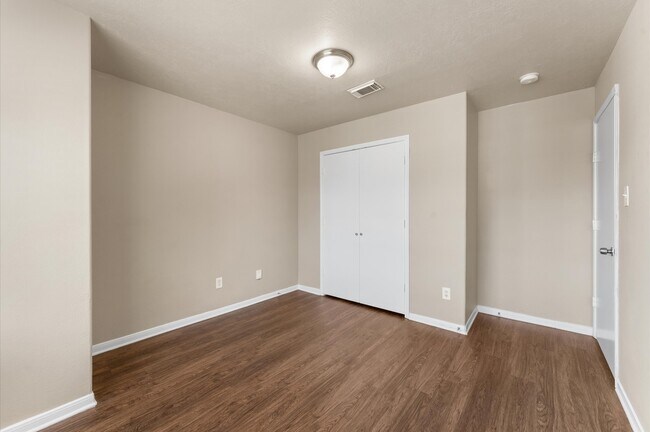 Building Photo - 8519 Cold Lake Dr